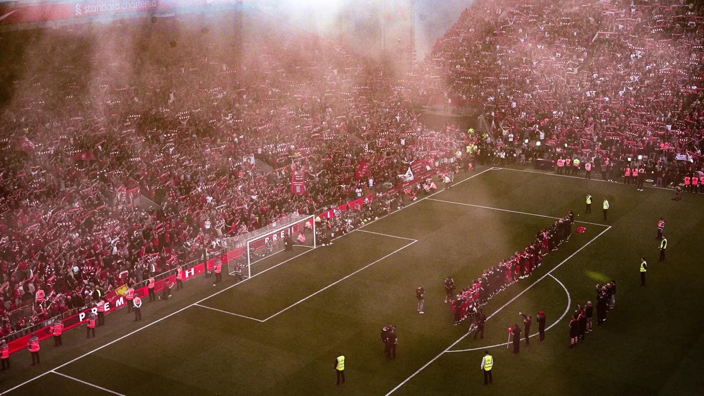 带队6战4胜重回积分榜榜首，穆斯卡特当选中超9／10月最佳教练（穆斯卡特率队6战4胜再登榜首，荣膺中超9／10月最佳教练）