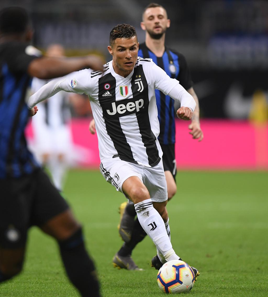 利物浦发布战热刺赛前海报：维尔茨、阿利松等球员出镜（利物浦公布战热刺赛前海报：阿利松、维尔茨等球员亮相）