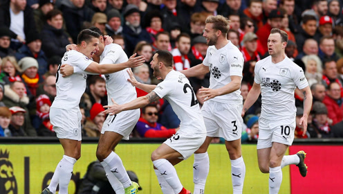 英超战报：曼城逆转切尔西,（英超速递：曼城完成逆转力克切尔西）