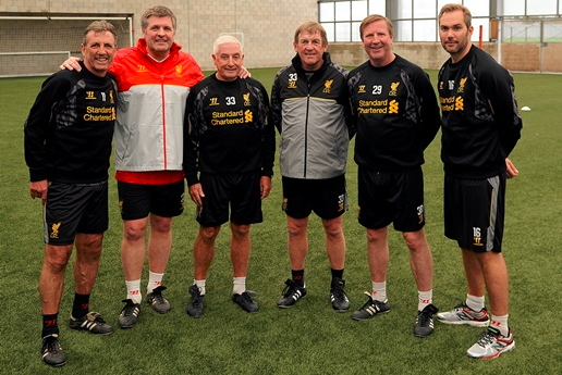 斯基拉：国米派球探考察卡利亚里20岁的右翼卫帕莱斯特拉（据斯基拉报道，国米派球探赴卡利亚里考察20岁右翼卫帕莱斯特拉）