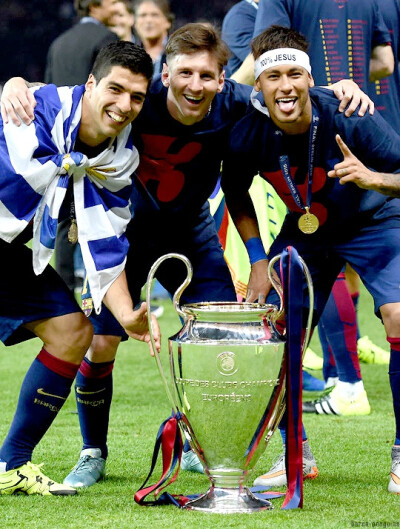 意媒：罗马也在关注维罗纳前锋焦瓦内，加斯佩里尼对他很欣赏（意媒：罗马有意引进维罗纳前锋焦瓦内，加斯佩里尼对其青睐有加）