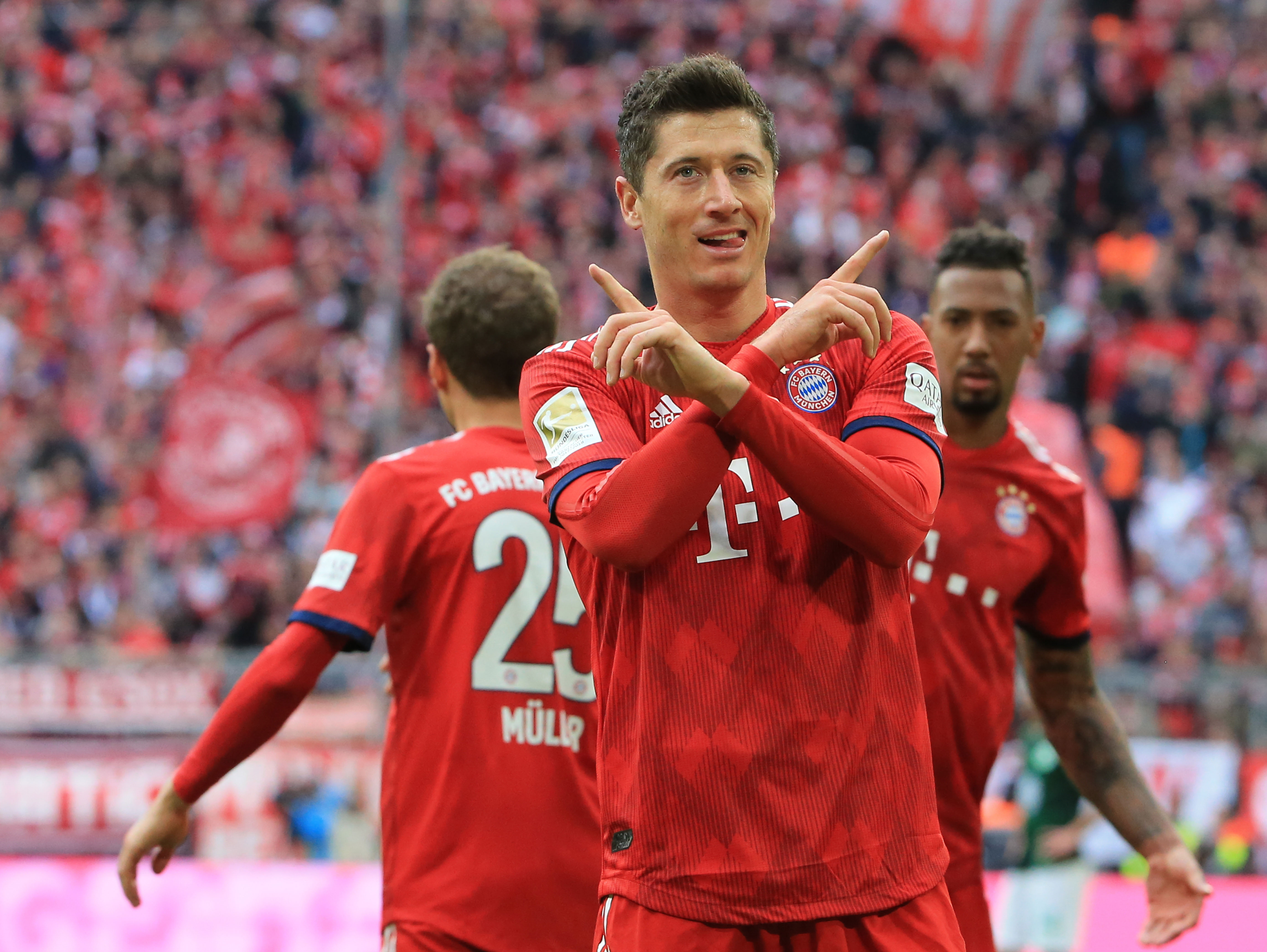 拜仁vs圣保利首发：凯恩领衔！迪亚斯、金玟哉、欧文在列（拜仁对阵圣保利首发公布：凯恩压阵，金玟哉、迪亚斯、欧文先发）