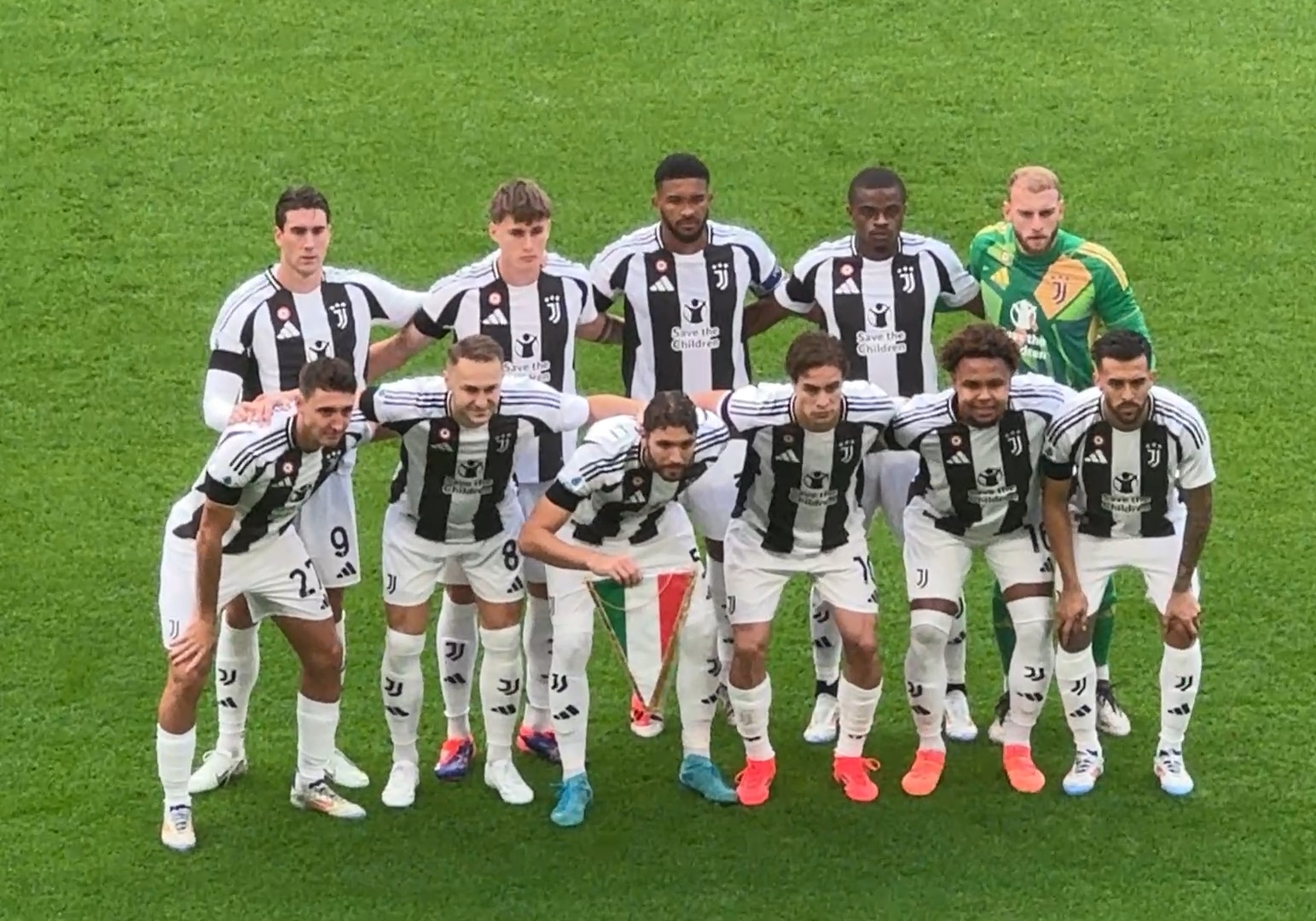 前四排位！申花比海港还稳定 从来没有跌过第四名！（稳居前四！申花稳定性压过海港，从未跌出第4位）