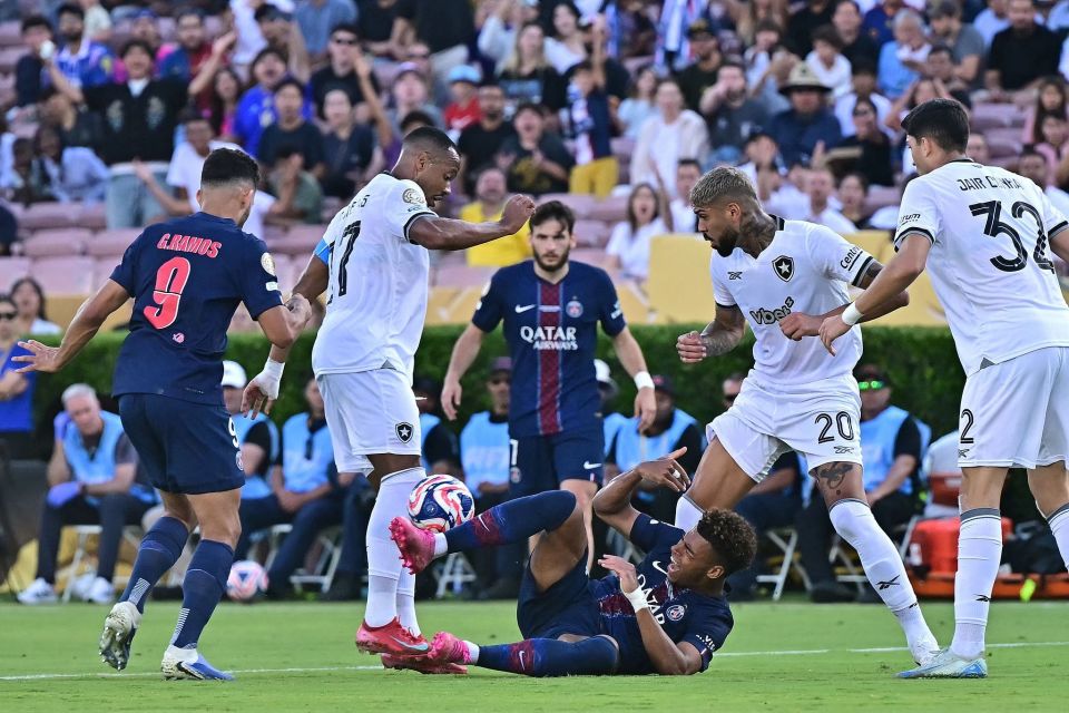 于根伟解释开直播：当年受过舆论的伤，为了我的队员不被难为（于根伟谈开播动机：曾遭舆论所伤，只为护队员免受为难）