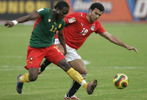 踢球者：拜仁将加速于帕续约谈判，目前的问题是新合同的条款（踢球者：拜仁拟加速与于帕续约，分歧集中在新合同条款）