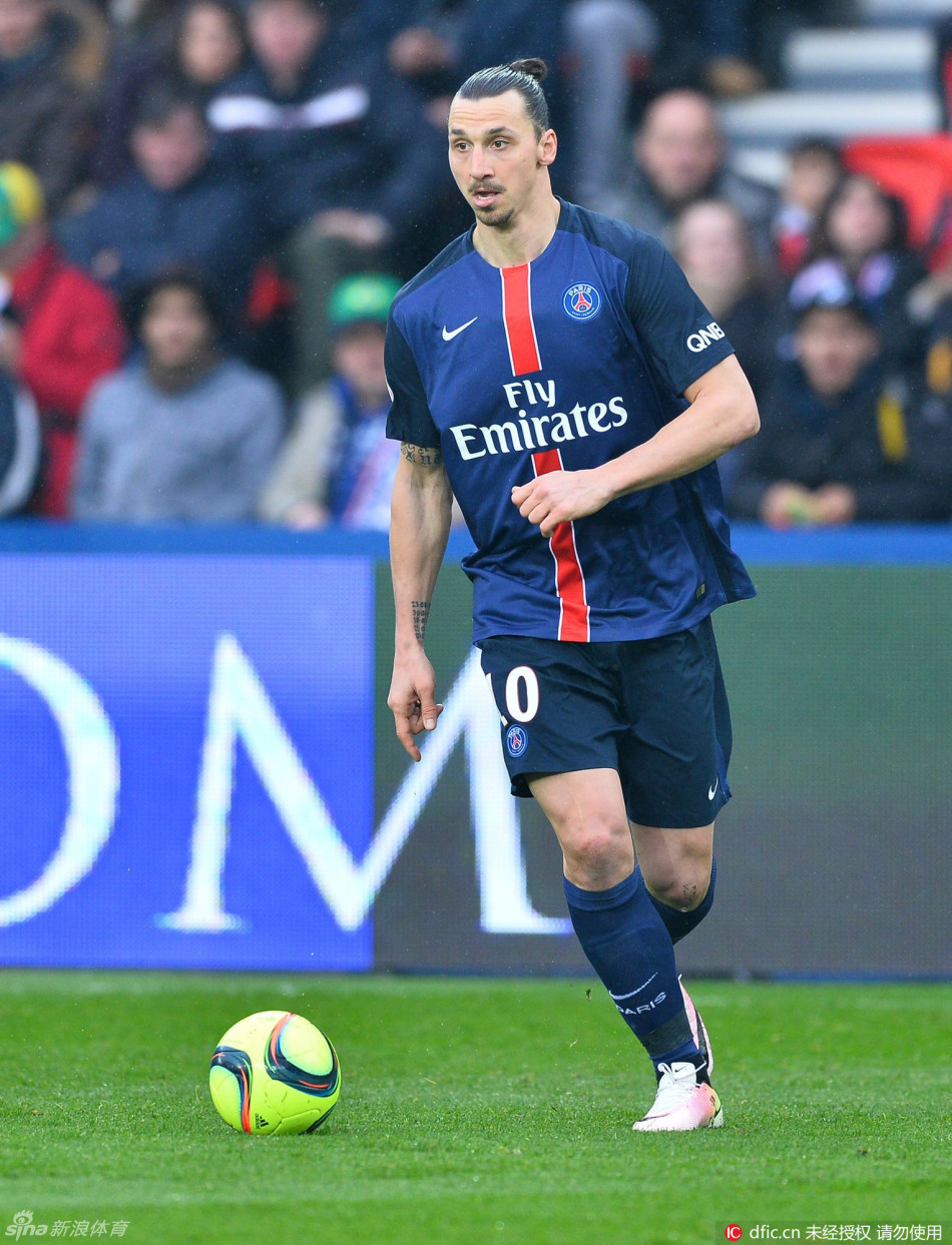 记者：佛罗伦萨球员不满基恩500万高薪，后者态度也存在问题（记者称佛罗伦萨更衣室不满基恩500万年薪，其态度问题亦引发争议）