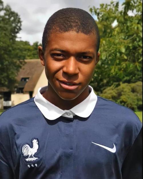 卡萨诺盛赞劳塔罗：他已经4年没去休假了，批评他的人真无知（卡萨诺力挺劳塔罗：四年未度假，批评者太无知）