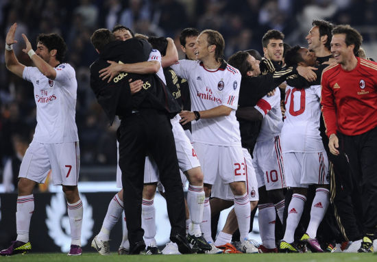 诺维奇主帅：阿杰伊很出色，尽管巴萨有兴趣但我们希望留住他（诺维奇主帅：阿杰伊表现出色，即便巴萨有意也希望将其留队）